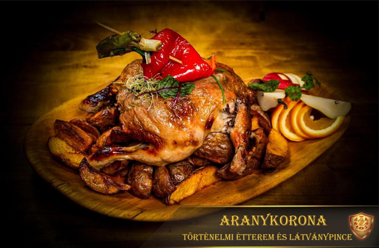 Aranykorona Hotel Miskolc Buitenkant foto