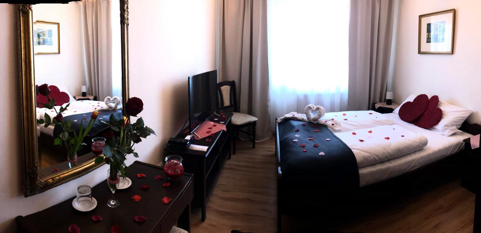 Aranykorona Hotel Miskolc Buitenkant foto