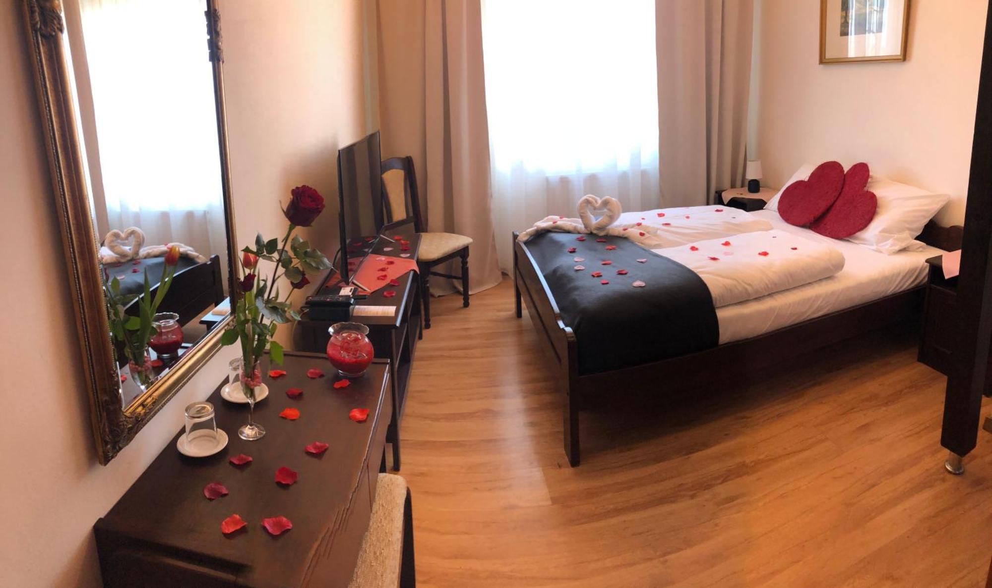 Aranykorona Hotel Miskolc Buitenkant foto