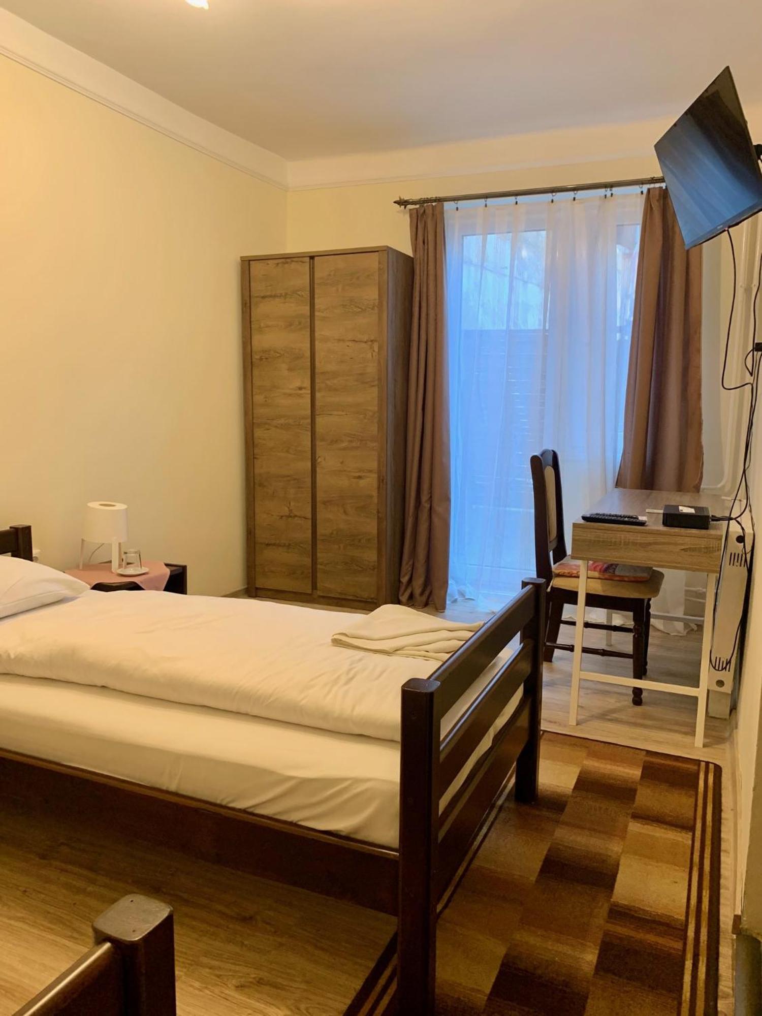 Aranykorona Hotel Miskolc Buitenkant foto