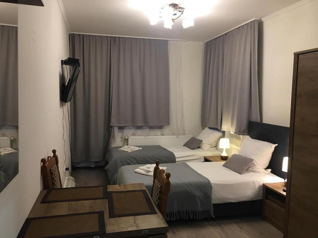 Aranykorona Hotel Miskolc Buitenkant foto